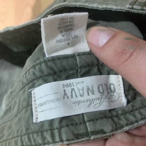 Green Vintage Old Navy Cargo Shorts - Picture 3 of 4